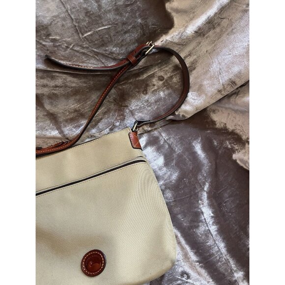 DOONEY & BOURKE CROSSBODY CANVAS TAN BAG SEE PHOTOS , VERY NICE GREAT4/TRIPS - Picture 2 of 16